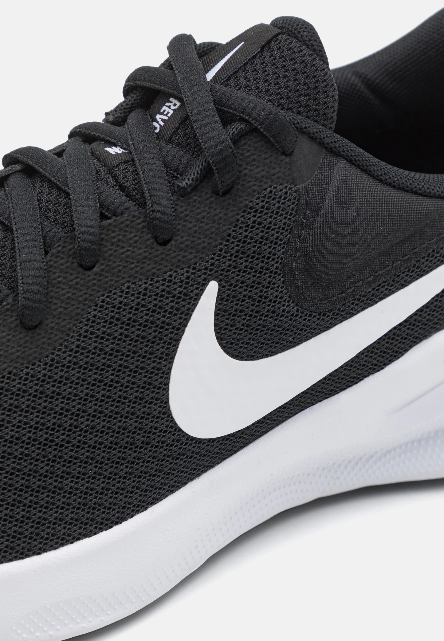 NIKE REVOLUTION 7