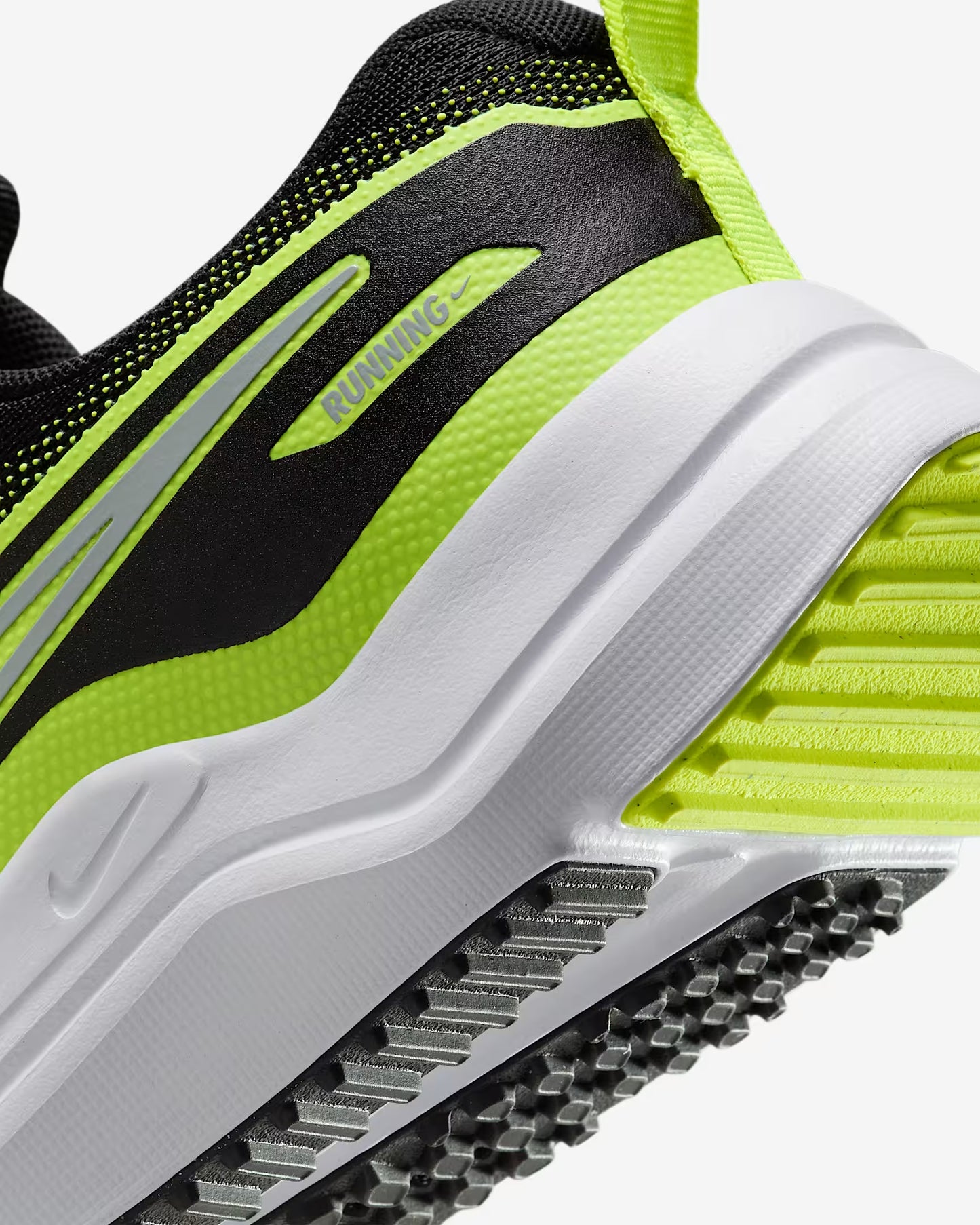 SCARPA NIKE COSMIC RUNNER HM4402