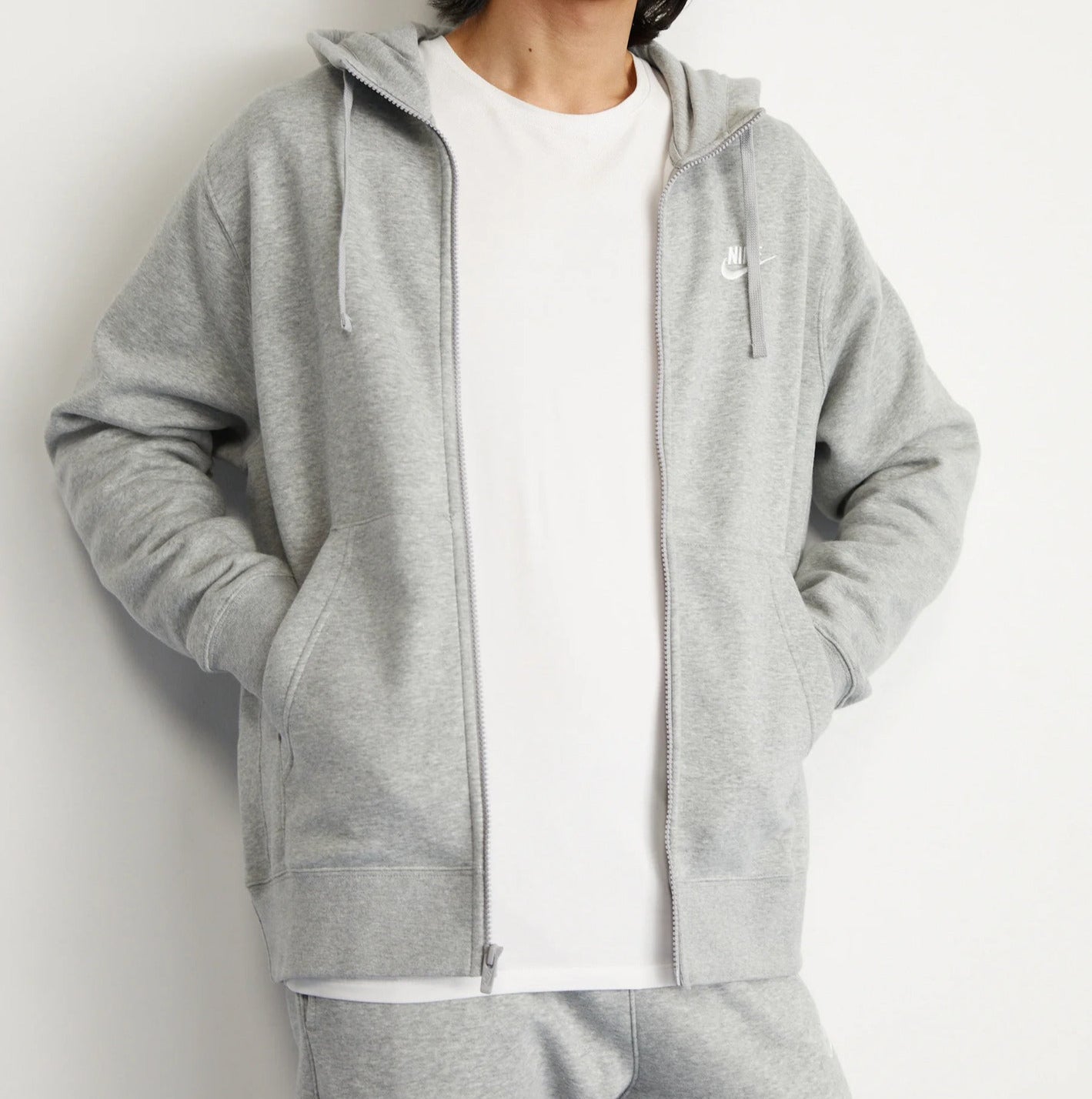 Nike Club Felpa Full-Zip con Cappuccio
