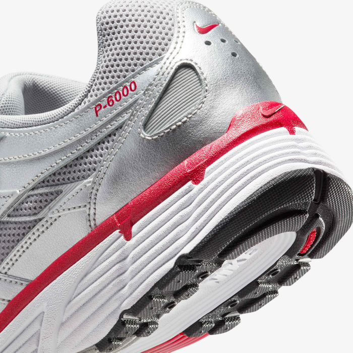 SCARPA NIKE Sportswear P-6000 METALLIC SILVER