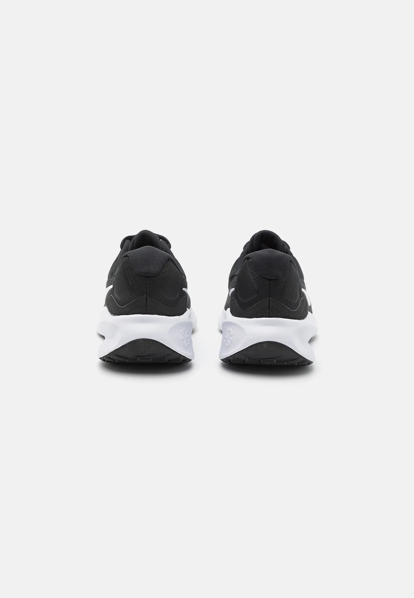 NIKE REVOLUTION 7