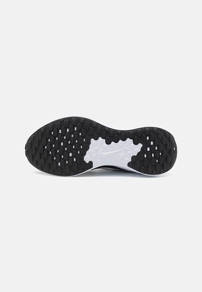 NIKE REVOLUTION 7