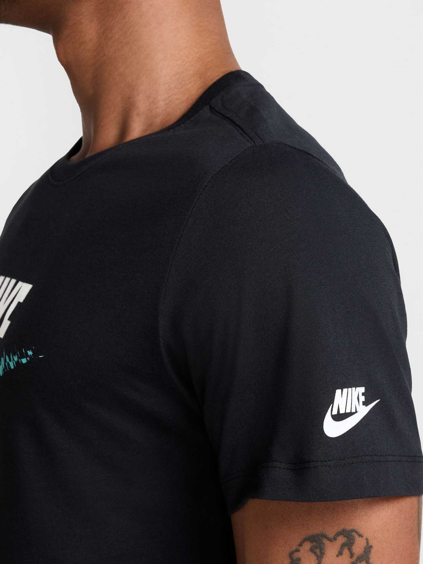 NIKE T-Shirt TEE 6MO FTRA