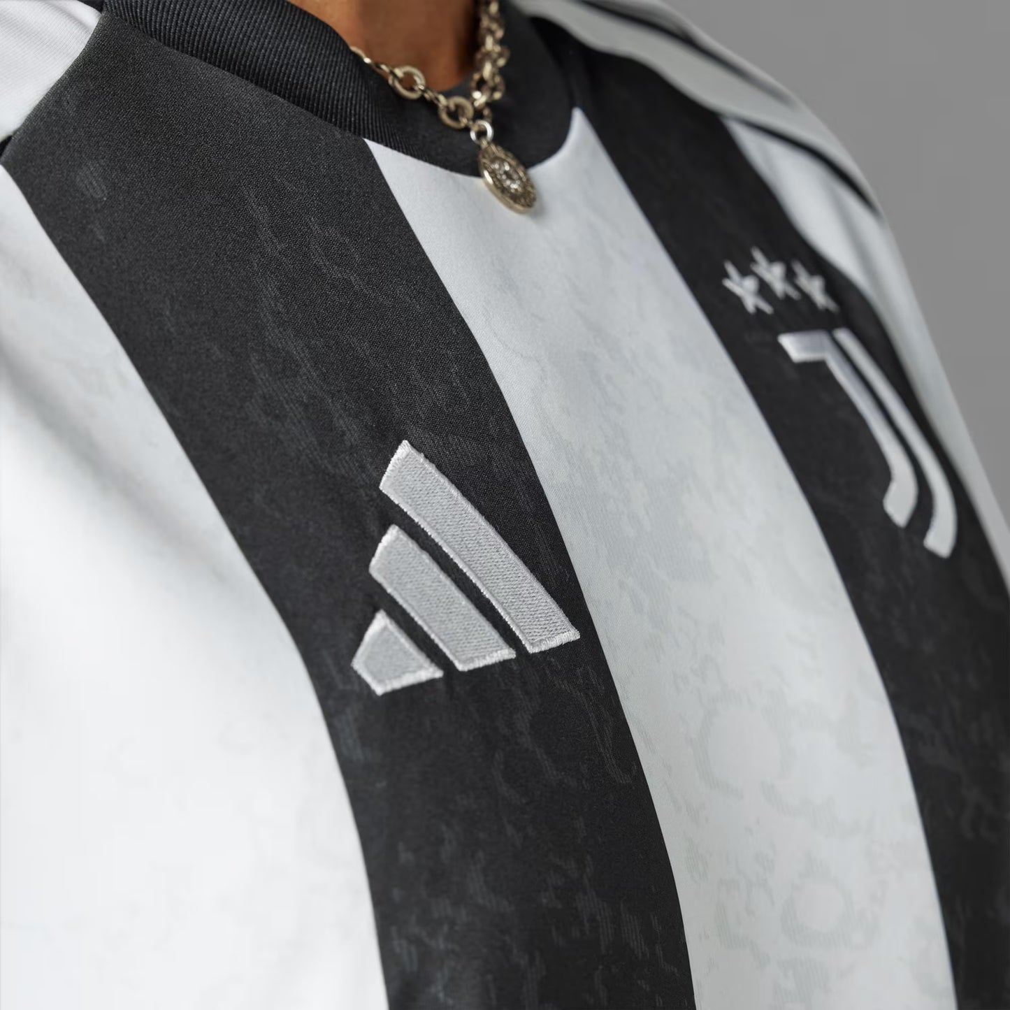 MAGLIA CALCIO JUVENTUS Home 24/25 ADIDAS IS8002