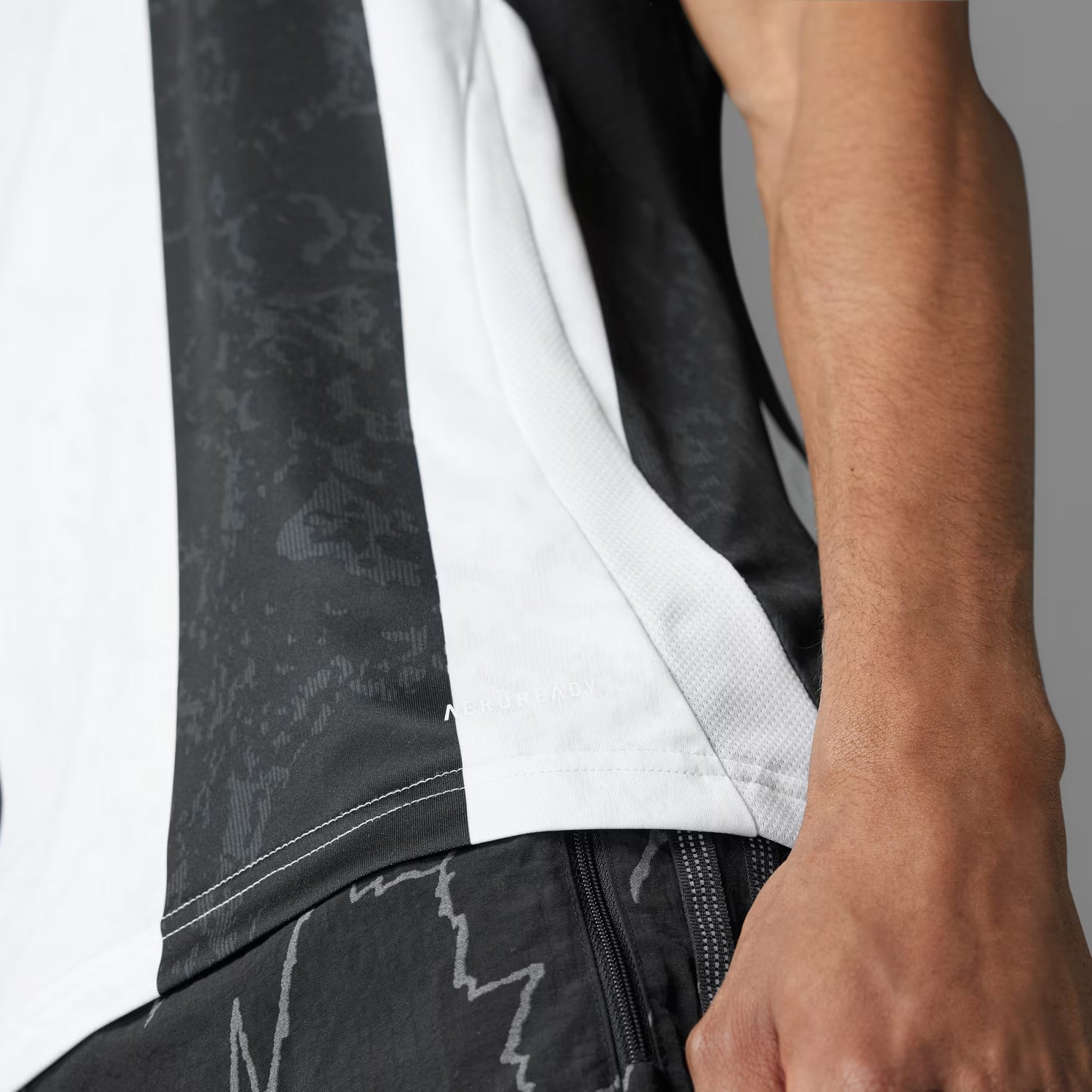 MAGLIA CALCIO JUVENTUS Home 24/25 ADIDAS IS8002