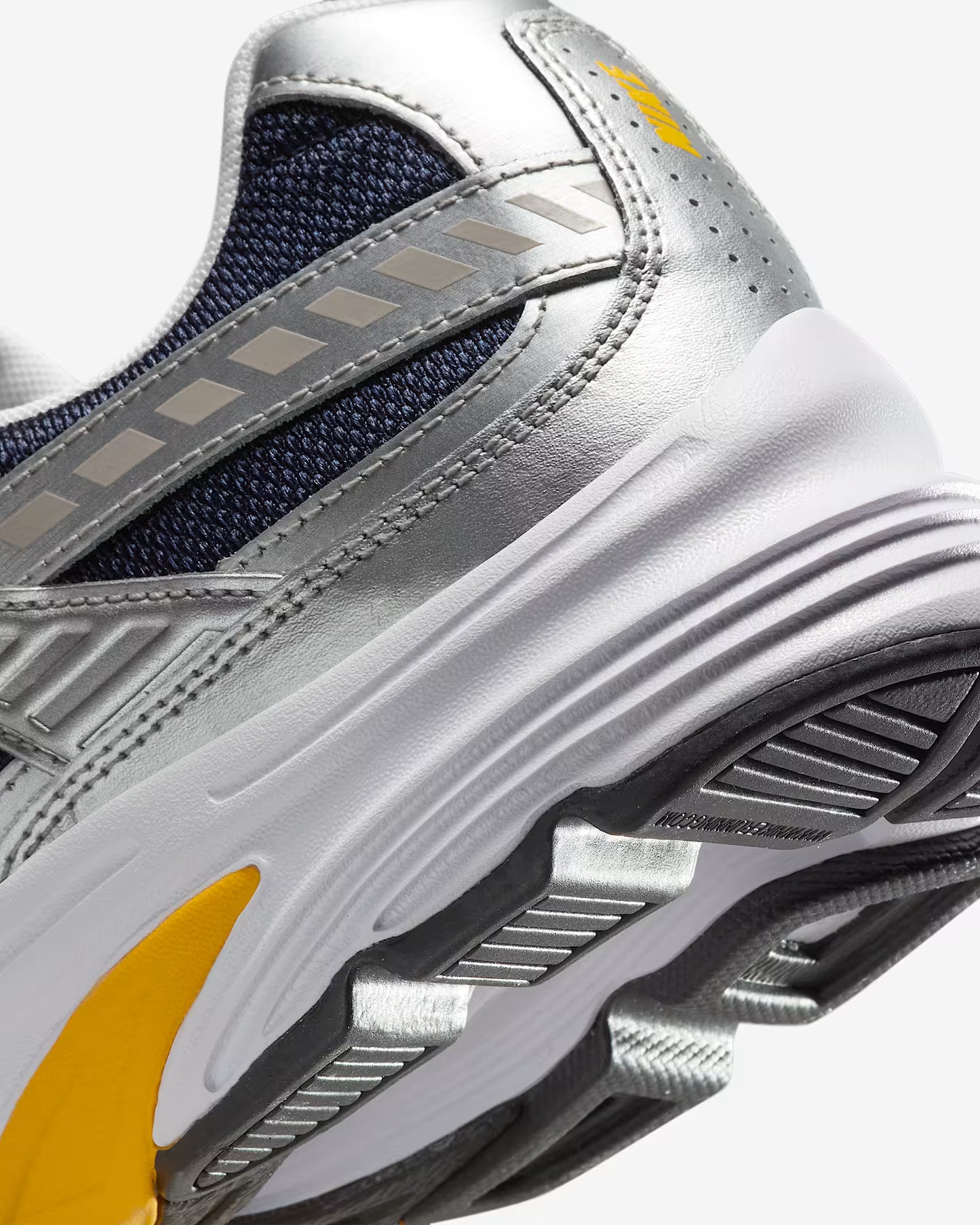 NIKE INITIATOR