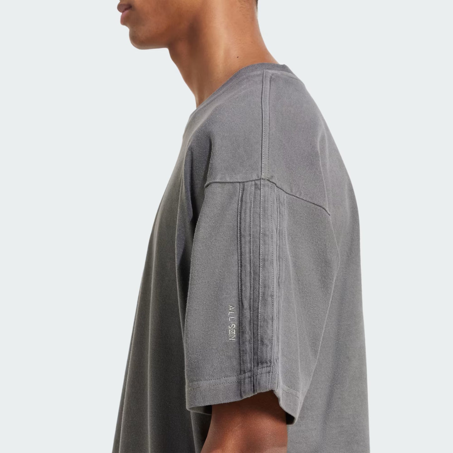 T-SHIRT ADIDAS SZN effetto washed