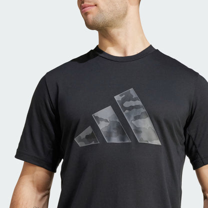 Maglietta con logo grafico mimetico Train Adidas