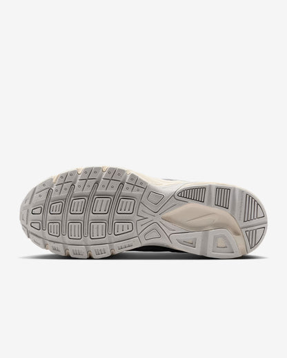 NIKE INITIATOR