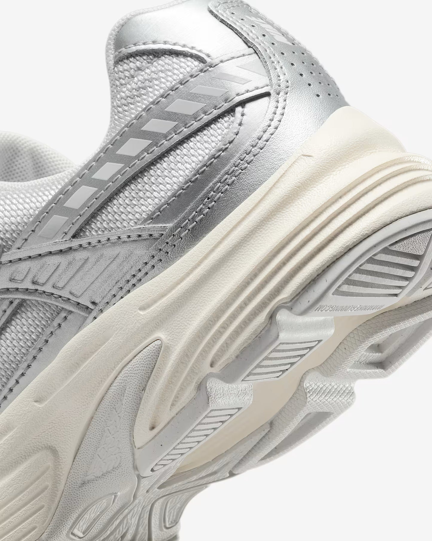 NIKE INITIATOR
