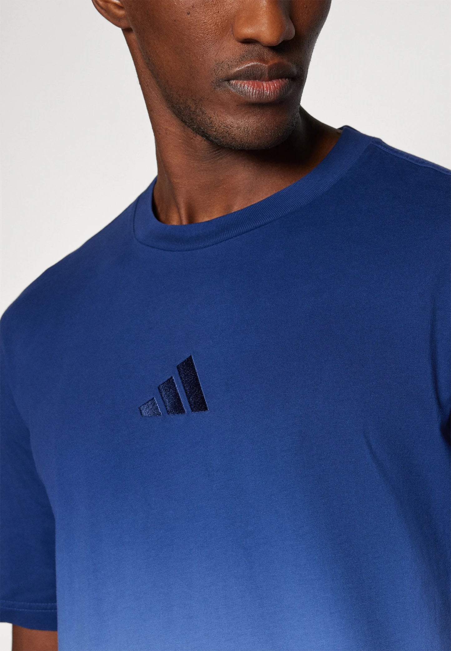 T-Shirt Adidas SZN DDYE