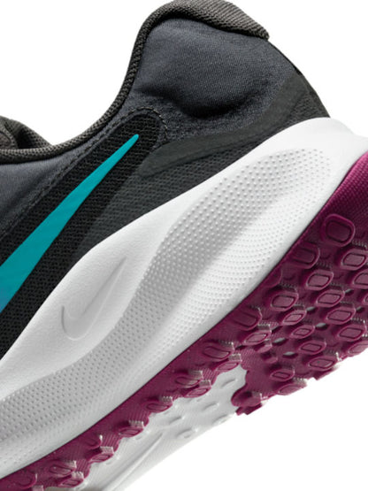 NIKE REVOLUTION 7