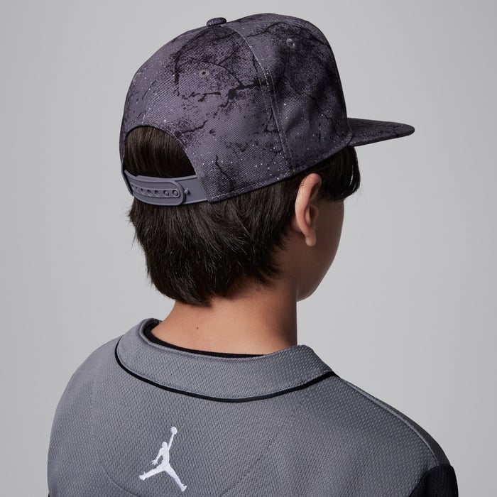 CAPPELLO CON VISIERA JORDAN